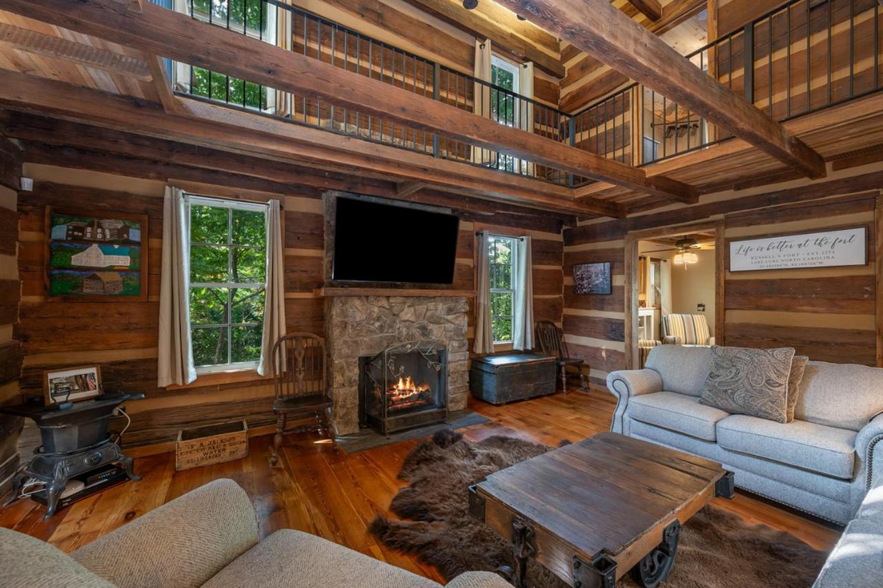 Russell'S Fort At White Oak Point: Historical Cabin On Lake Lure, Luxury, Direct Lake Access!别墅 外观 照片